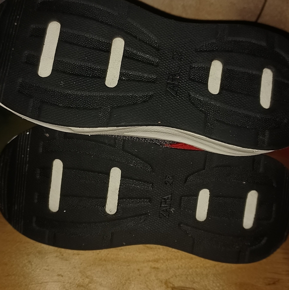 Zara x Disney Baby Kids Mickey Mouse High Top Zipper Athletic Shoes 25 EUR/9 US - Picture 5 of 5